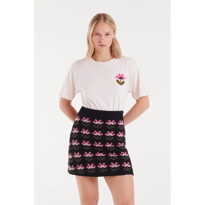 CAMISETA BORDADO FLORAL