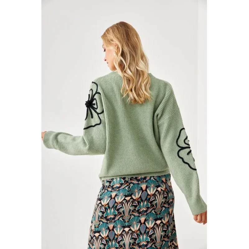 JERSEY FLORES BORDADAS VERDE